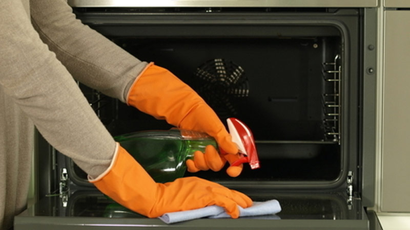 Come pulire correttamente il forno